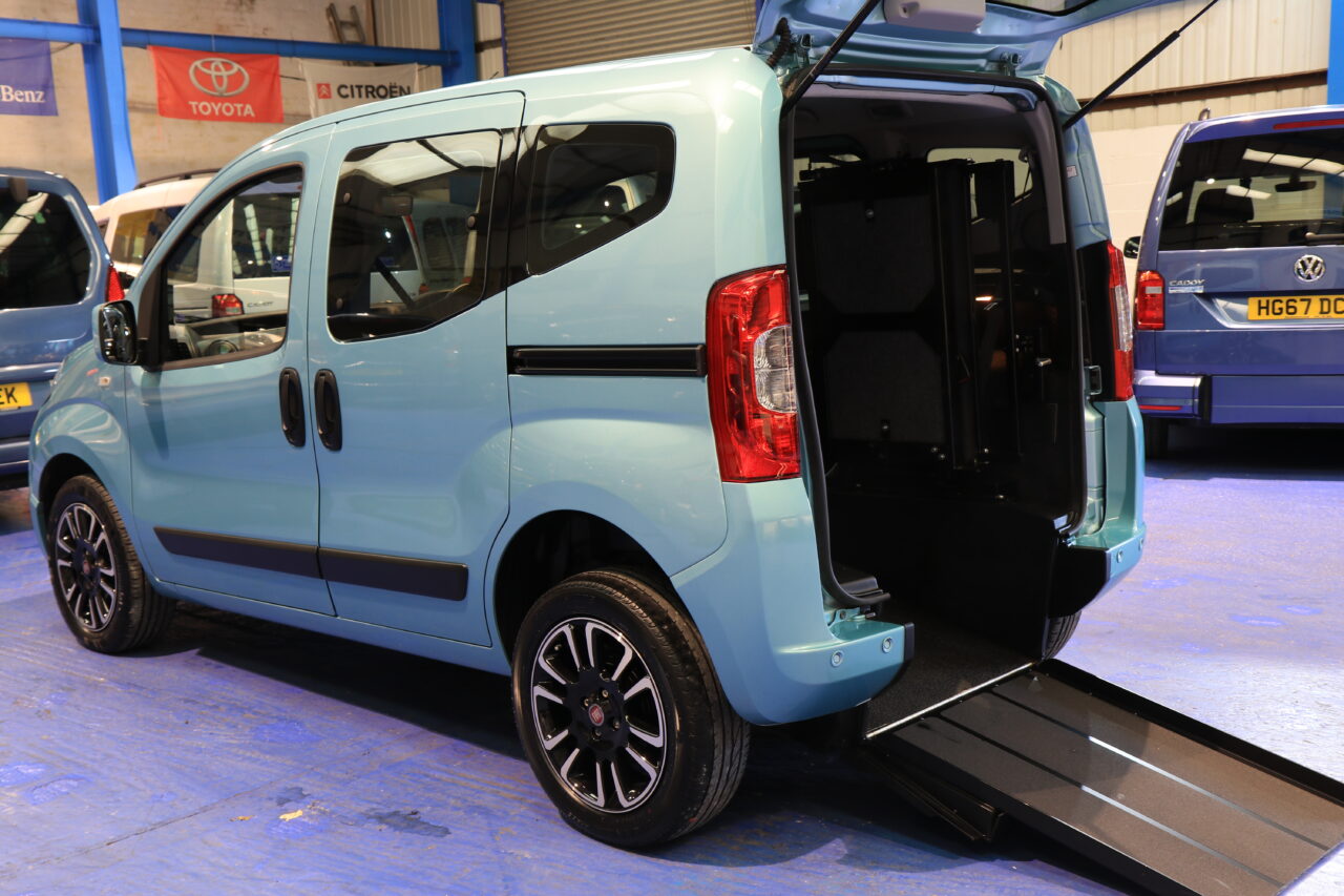 Fiat Qubo Wheelchair Passenger Upfront dy66 wlg