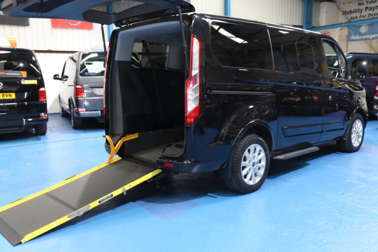 Ford Tourneo Custom Wheelchair Accessible Vehicle rx70 fcd 