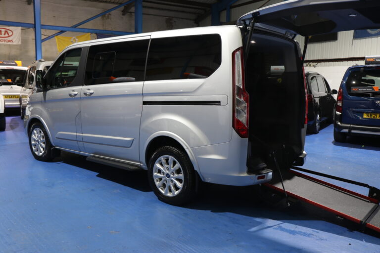 Ford Tourneo Custom Wheelchair Passenger Upfront sg25 hvu