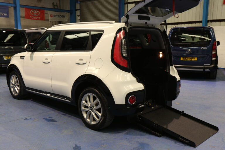 Kia Soul Wheelchair Accessible Vehicle Kr67 unh 