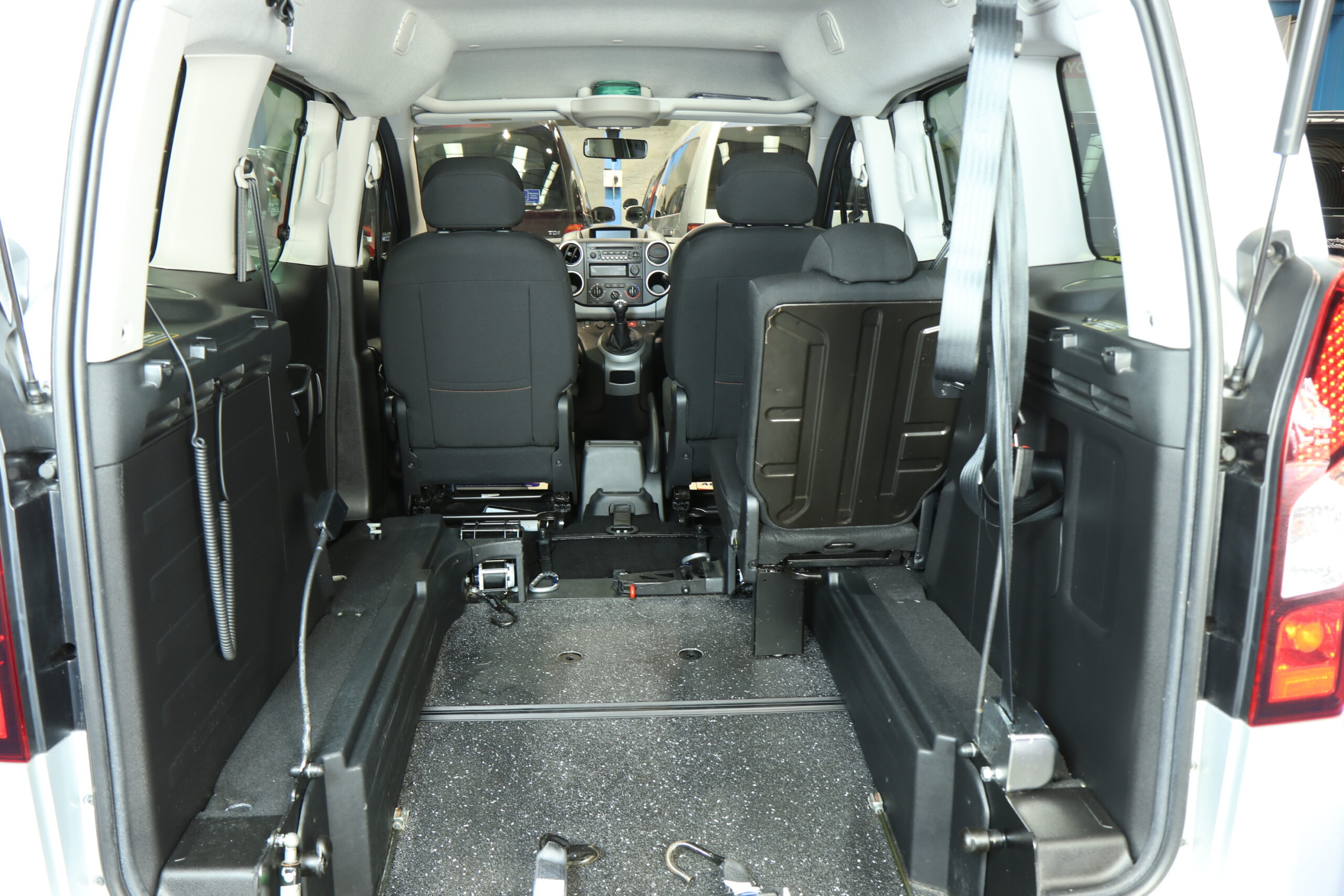 Peugeot Partner Wheelchair Accessible Vehicle sf18 hau