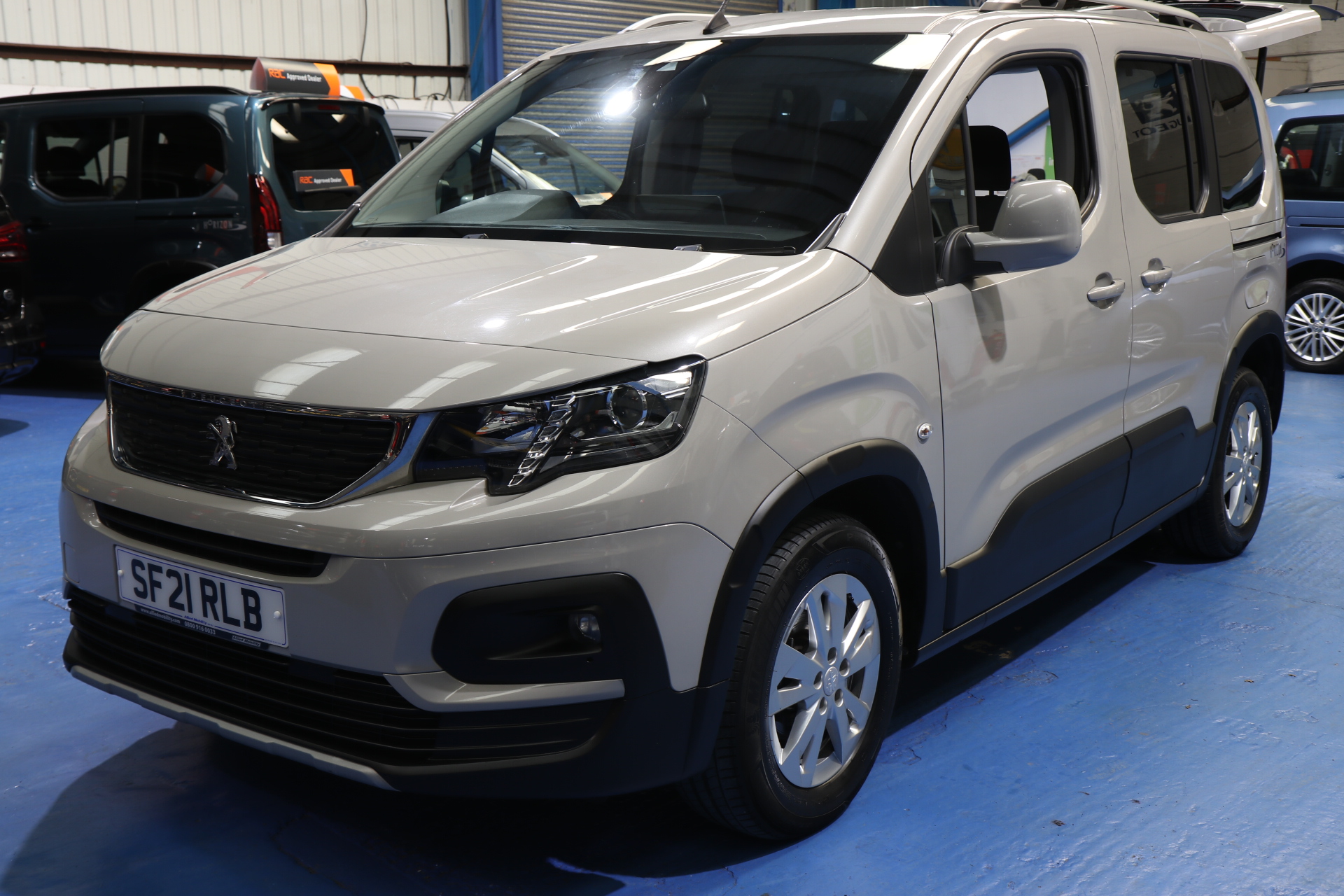 Peugeot Rifter Wheelchair Accessible Vehicle Sf21 rlb