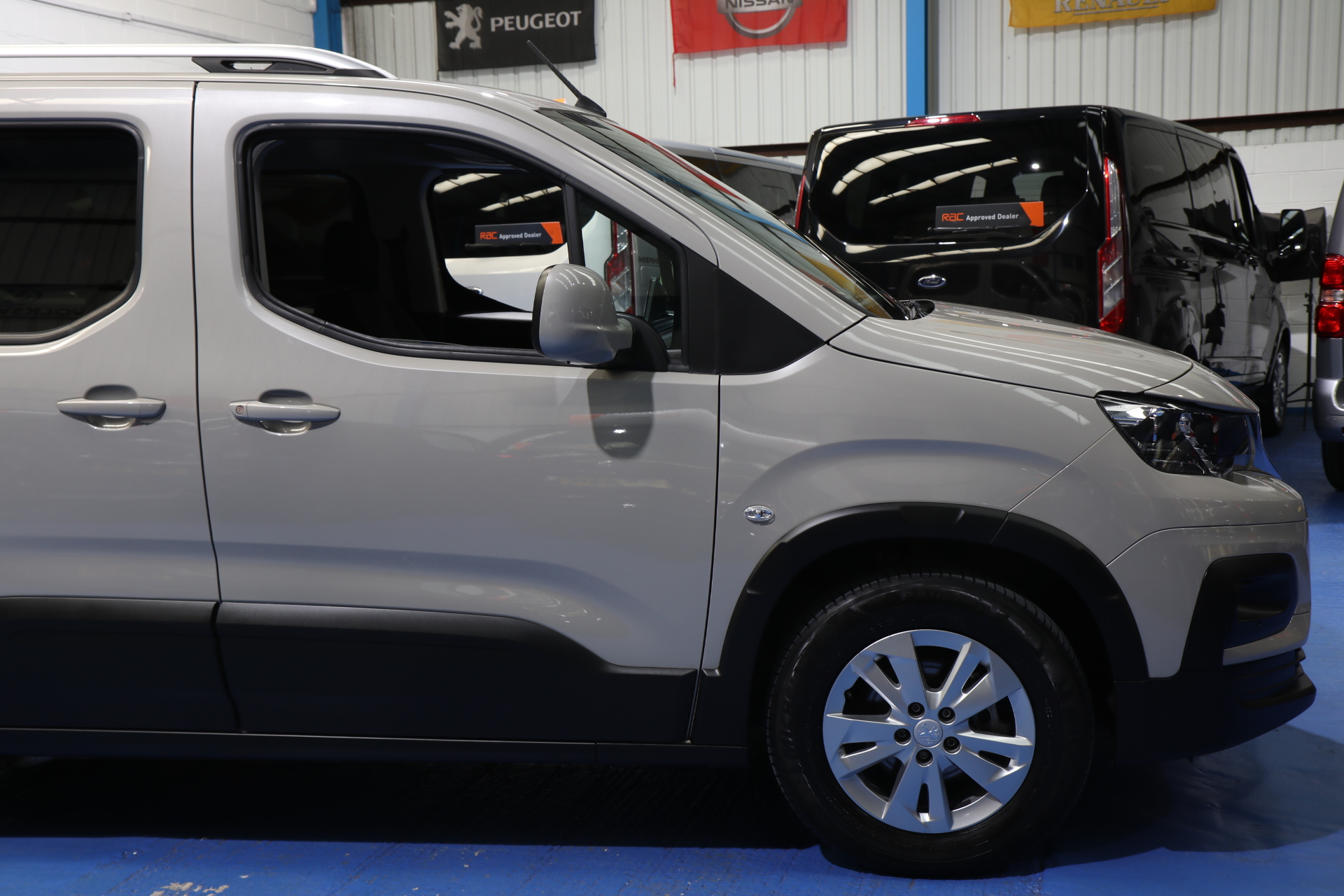 Peugeot Rifter Wheelchair Accessible Vehicle Sf21 rlb