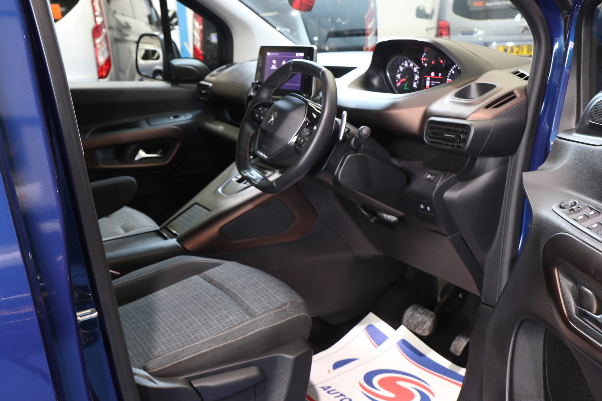 Peugeot Rifter Wheelchair Accessible Vehicle sg24 zgc