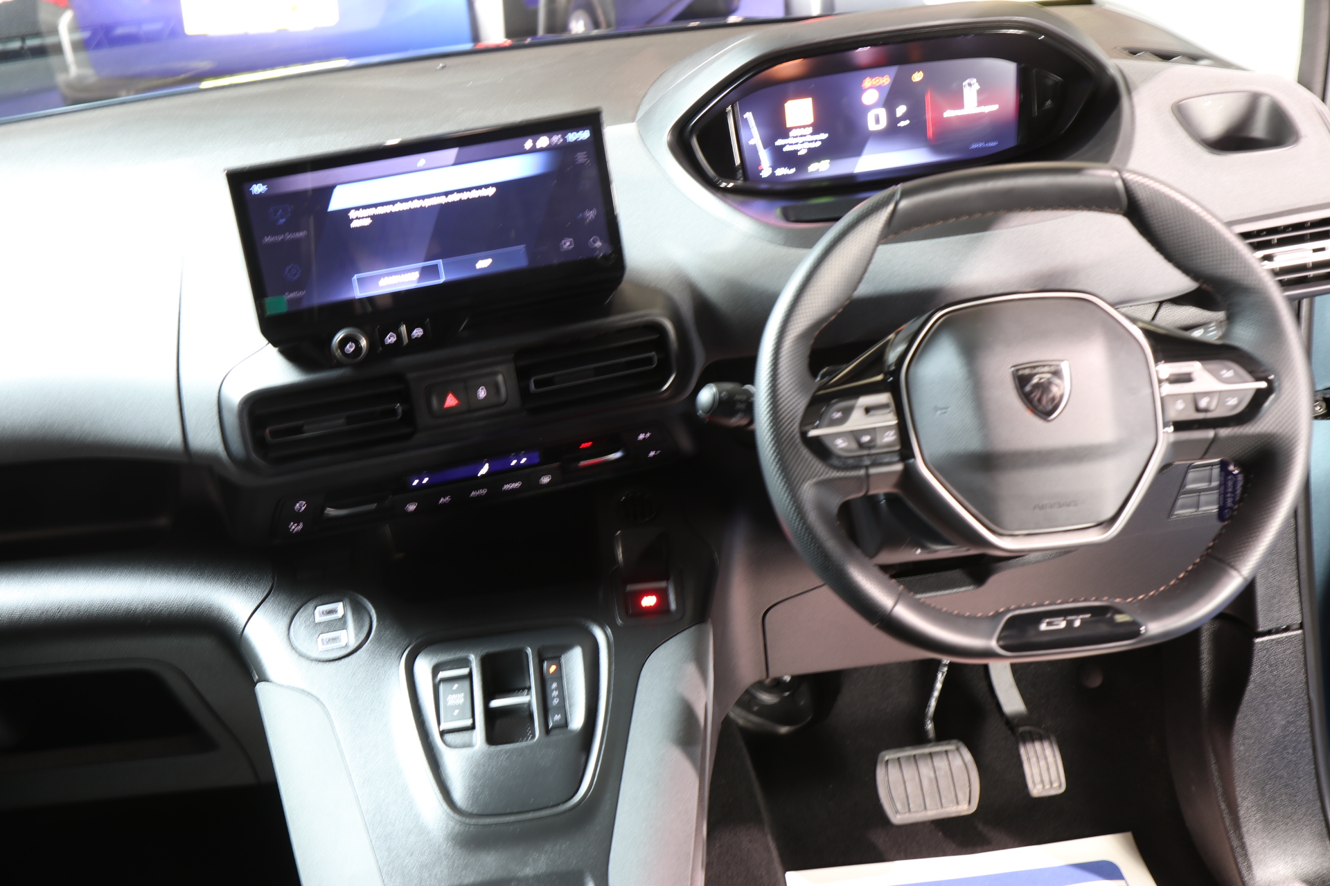 Peugeot Rifter Wheelchair Accessible Vehicle Sh25 yuk