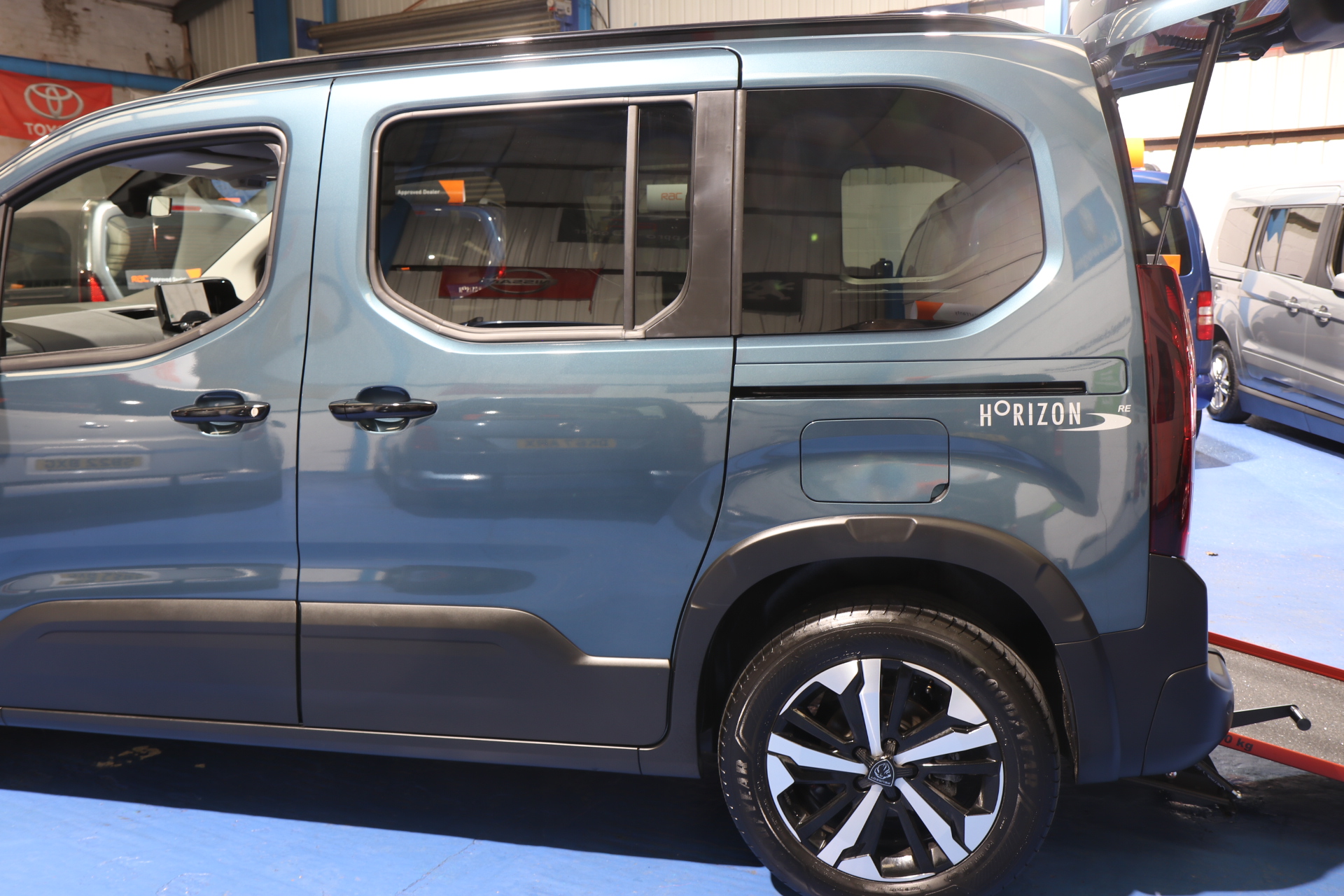 Peugeot Rifter Wheelchair Accessible Vehicle Sh25 yuk