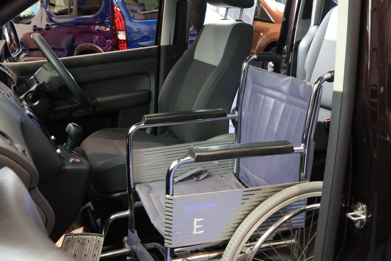 Volkswagen Caddy Wheelchair Passenger Upfront Bd63 orc