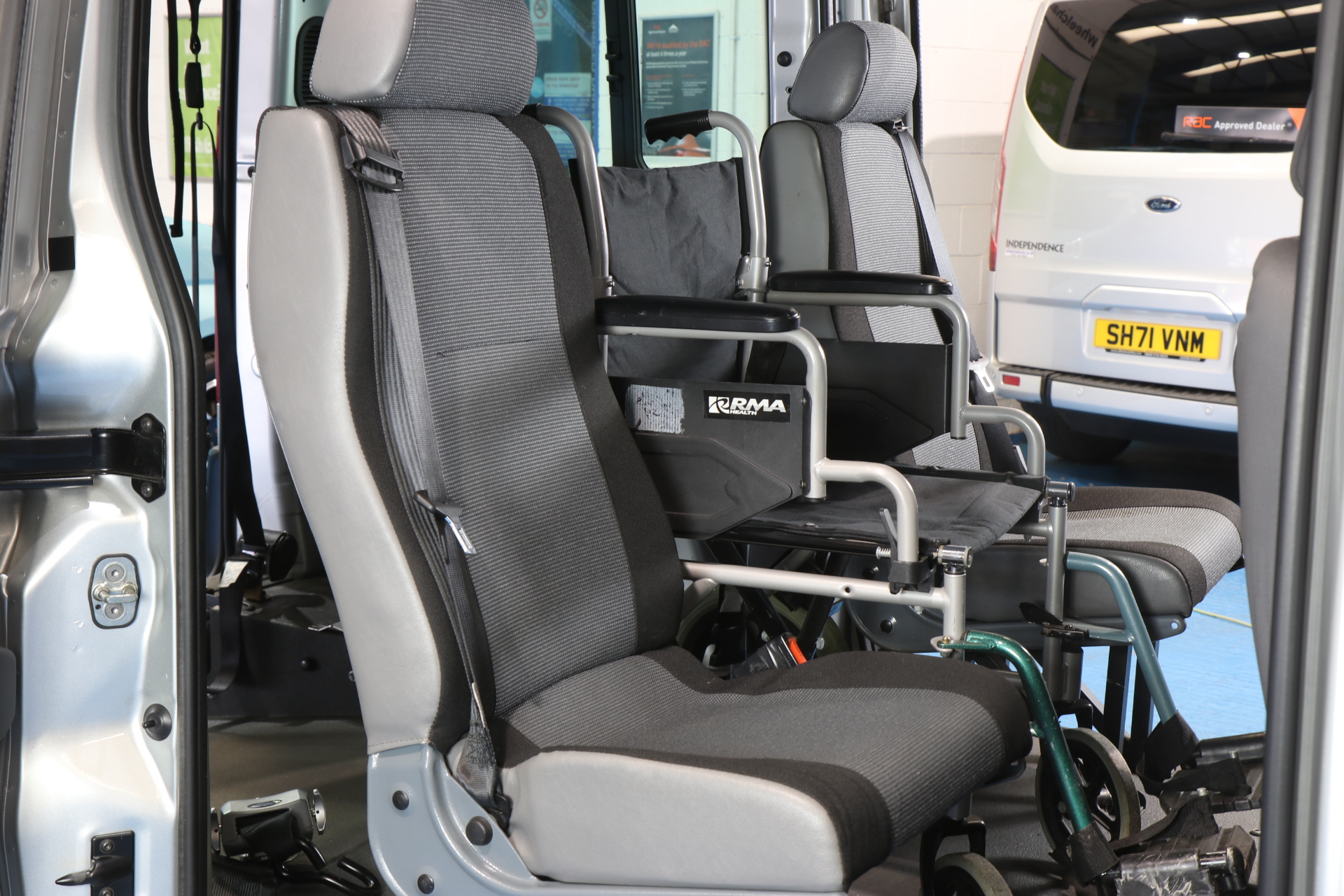 Peugeot Expert Wheelchair Accessible Vehicle wj16 nyb