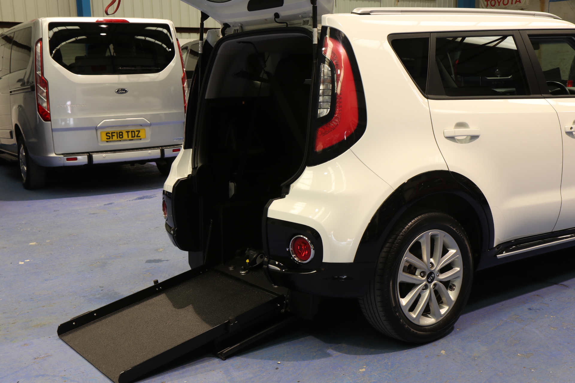 Kia Soul Wheelchair Accessible Vehicle Kr67 unh