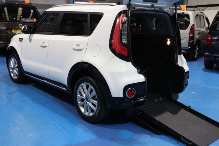 Kia Soul Wheelchair Accessible Vehicle Kr67 unh 