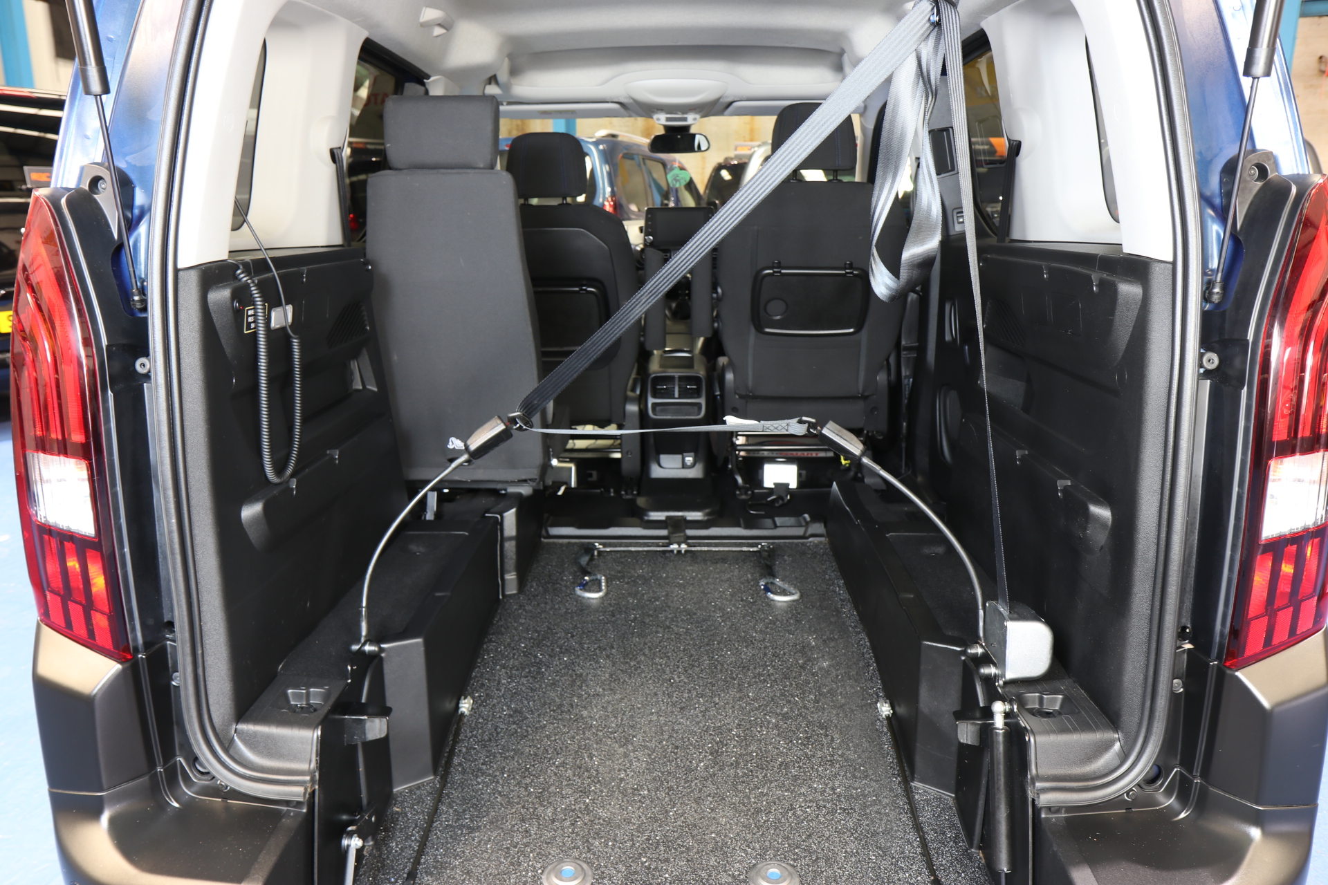 Peugeot Rifter Wheelchair Accessible Vehicle sb21 hch