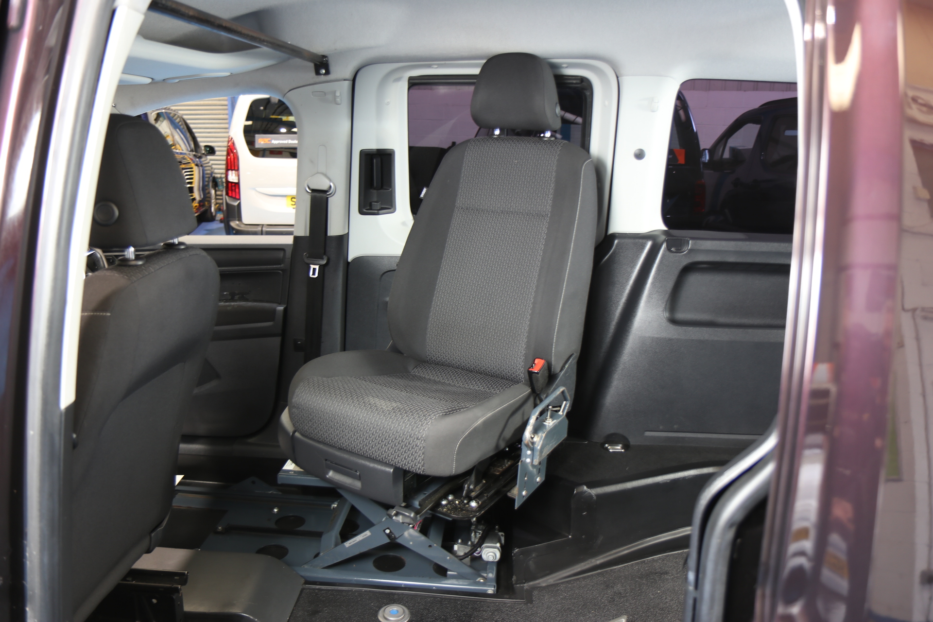 Volkswagen Caddy Wheelchair Driver Transfer Dp16 whk
