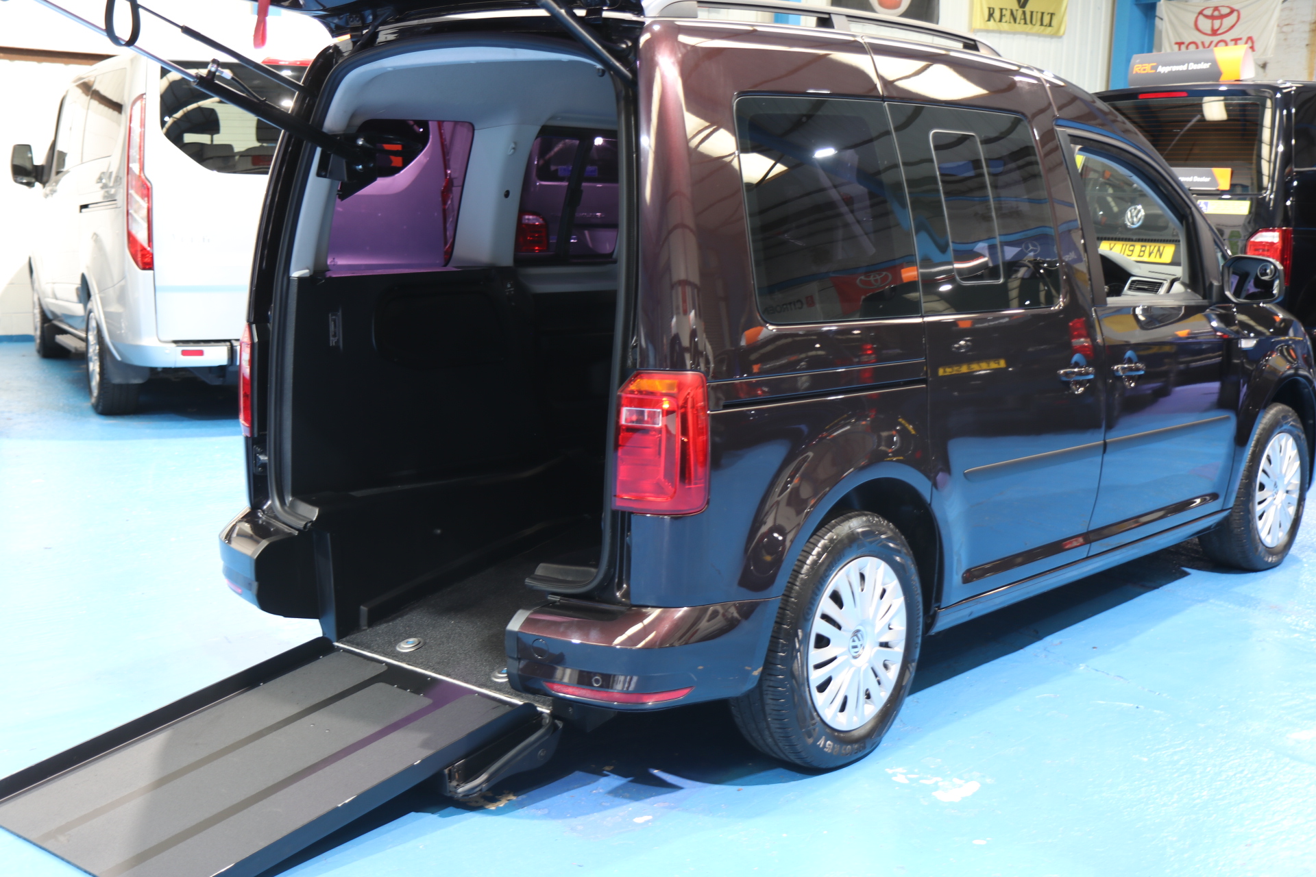 Volkswagen Caddy Wheelchair Driver Transfer Dp16 whk