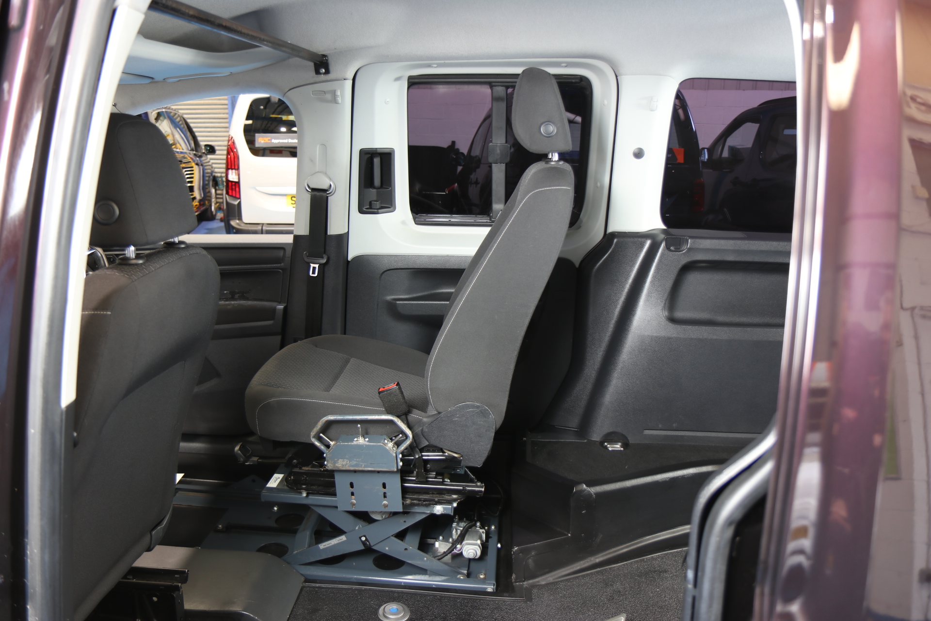 Volkswagen Caddy Wheelchair Driver Transfer Dp16 whk