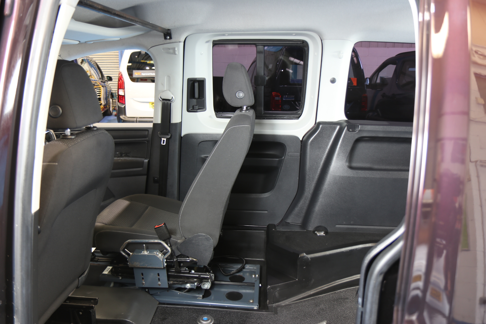 Volkswagen Caddy Wheelchair Driver Transfer Dp16 whk