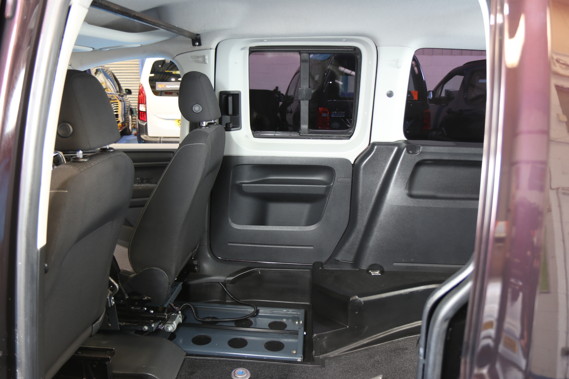 Volkswagen Caddy Wheelchair Driver Transfer Dp16 whk