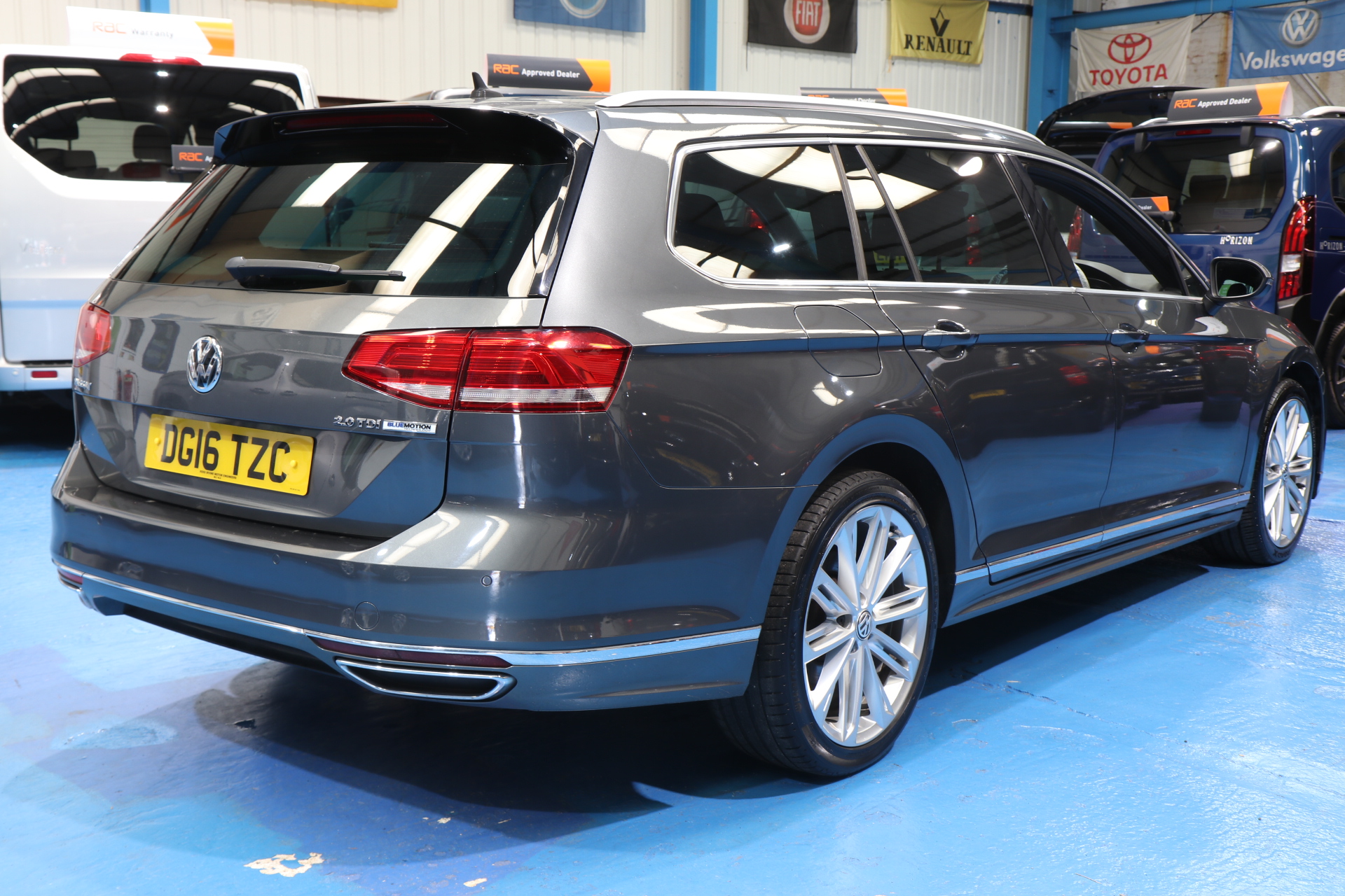 2016 Volkswagen Passat R-Line Estate Dg16 Tzc